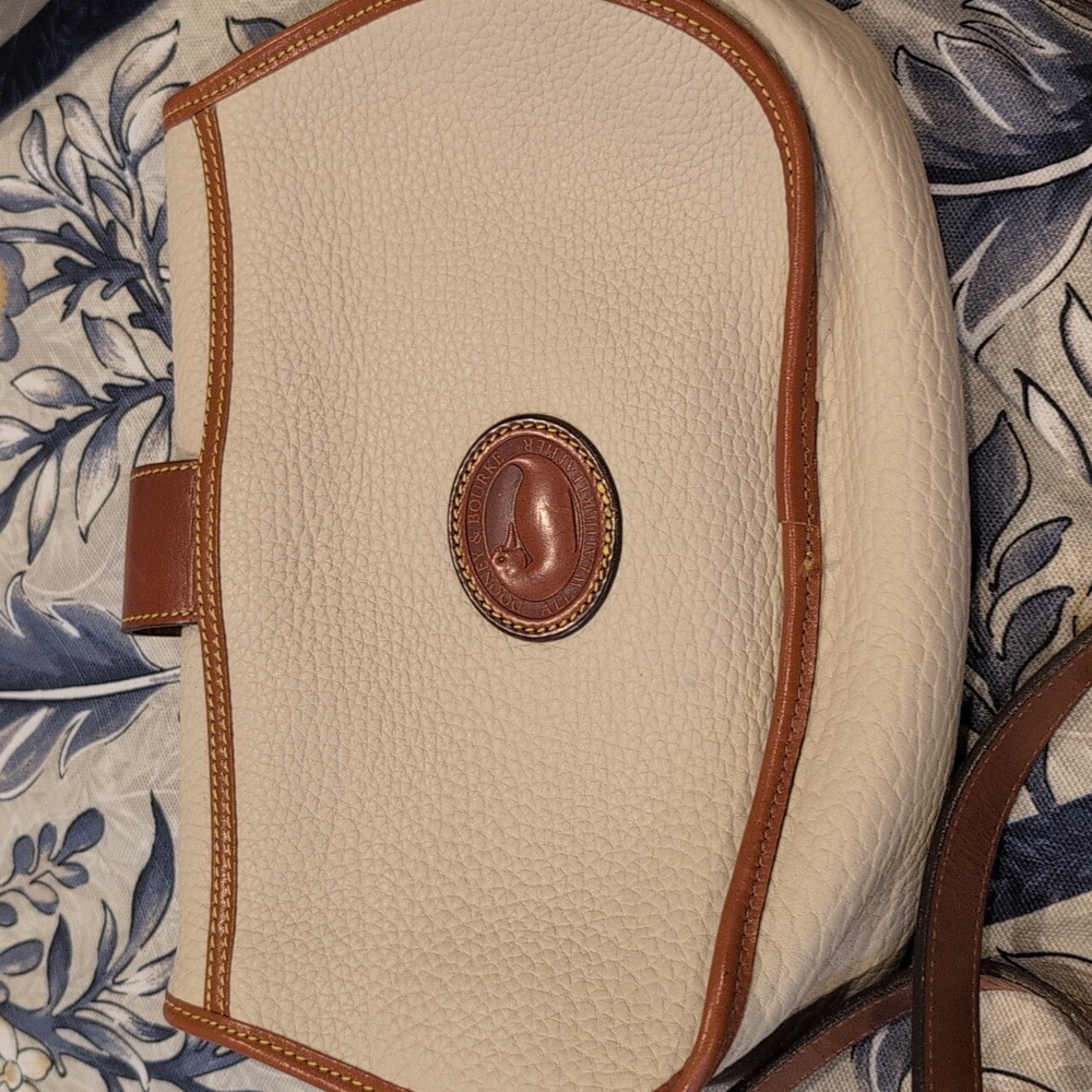 Dooney & Bourke Cream and Brown Leather Shoulder Bag - Picture 11 of 12
